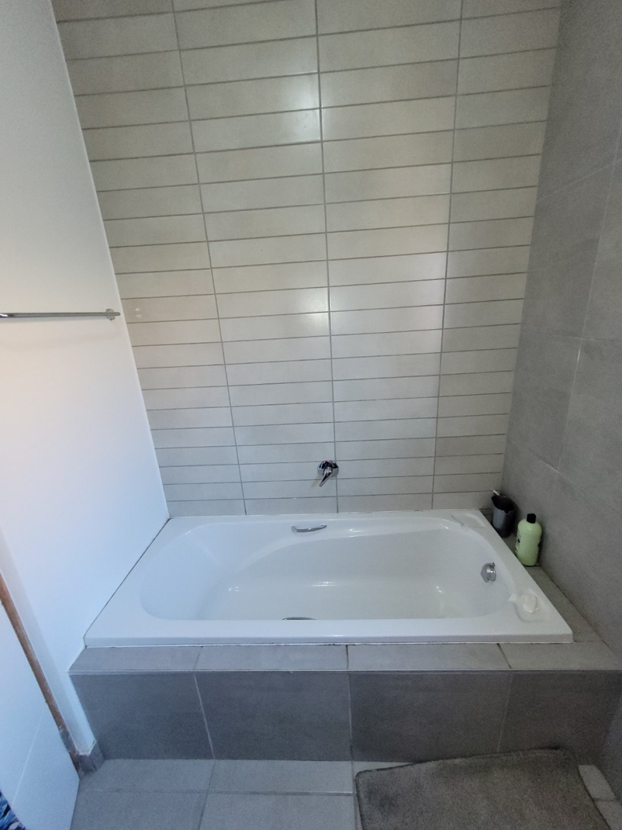 To Let 3 Bedroom Property for Rent in Mooikloof Country Estate Western Cape